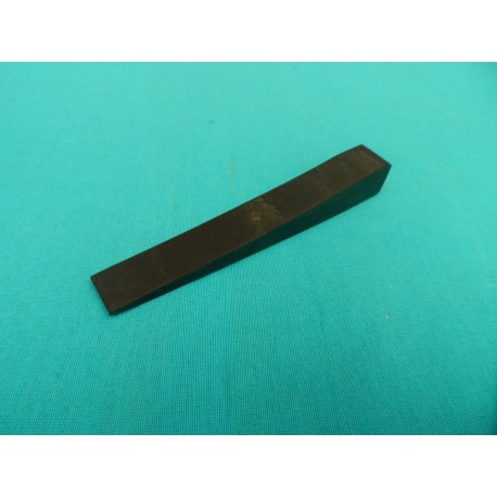 Rubber wedge mute